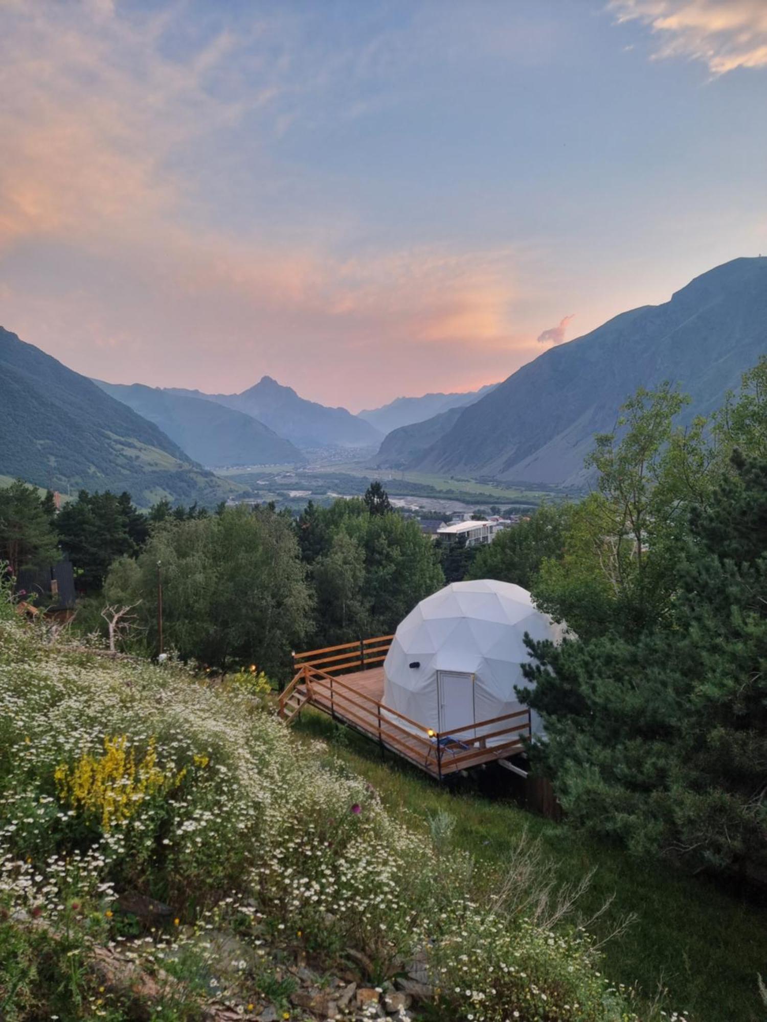 Elia Glamping Hotel Kazbegi Exterior foto